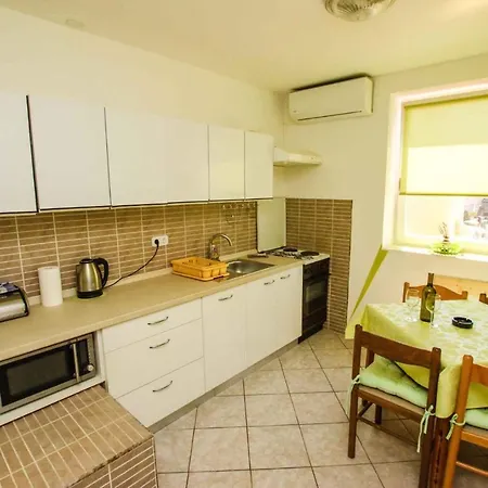 In Porec/istrien 33166 Apartment Porec